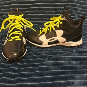 Youth Under Armour Football Cleats Size 2.5Y